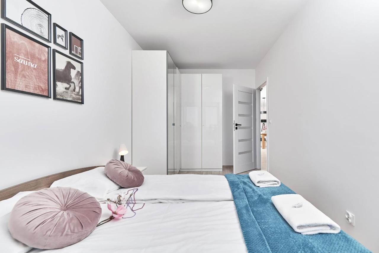 Exclusive Apartments Teczowa With Underground Parking By Noclegi Renters Wrocław Exterior foto