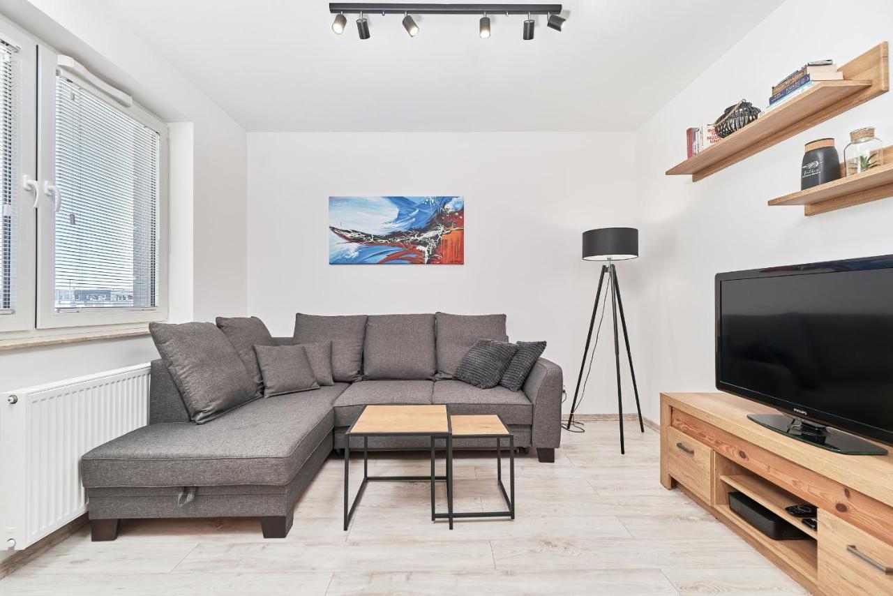 Exclusive Apartments Teczowa With Underground Parking By Noclegi Renters Wrocław Exterior foto