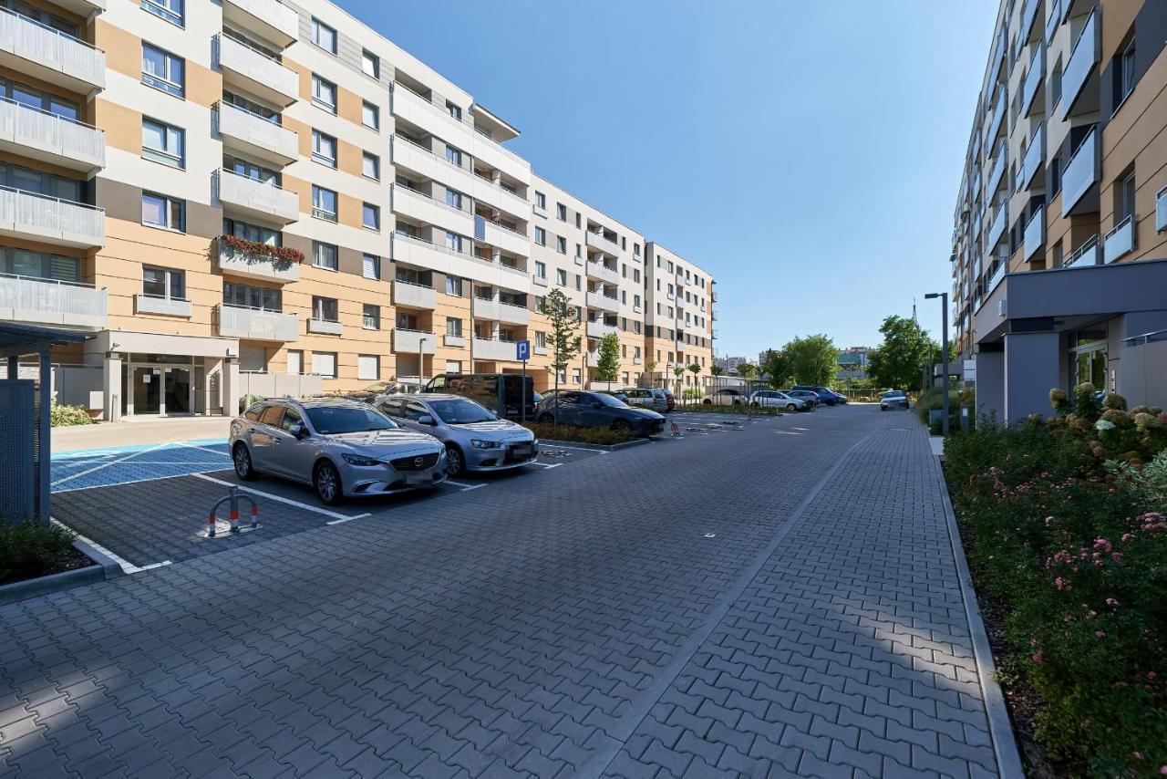 Exclusive Apartments Teczowa With Underground Parking By Noclegi Renters Wrocław Exterior foto