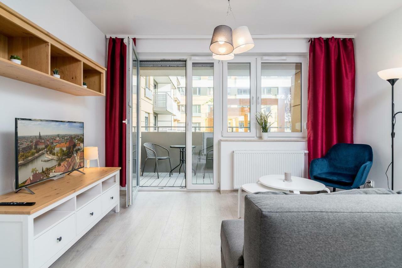 Exclusive Apartments Teczowa With Underground Parking By Noclegi Renters Wrocław Exterior foto