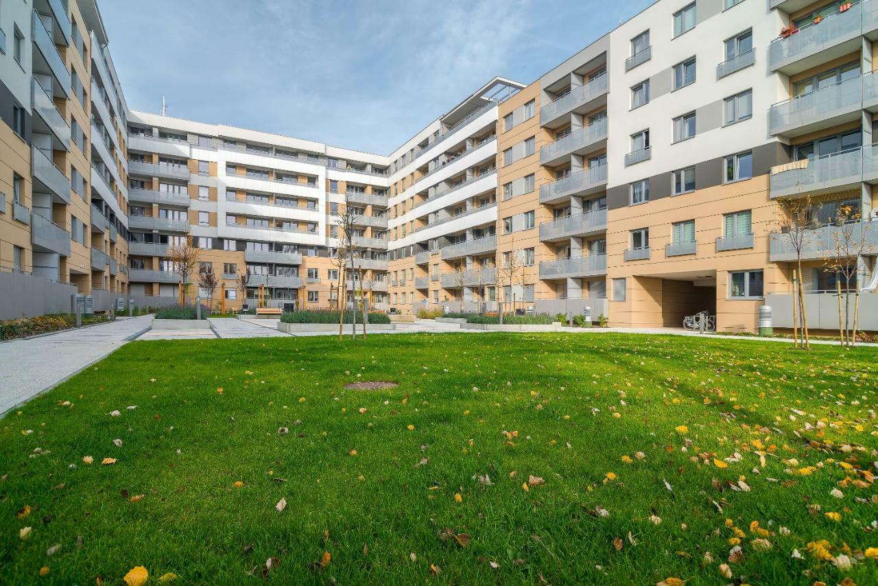 Exclusive Apartments Teczowa With Underground Parking By Noclegi Renters Wrocław Exterior foto