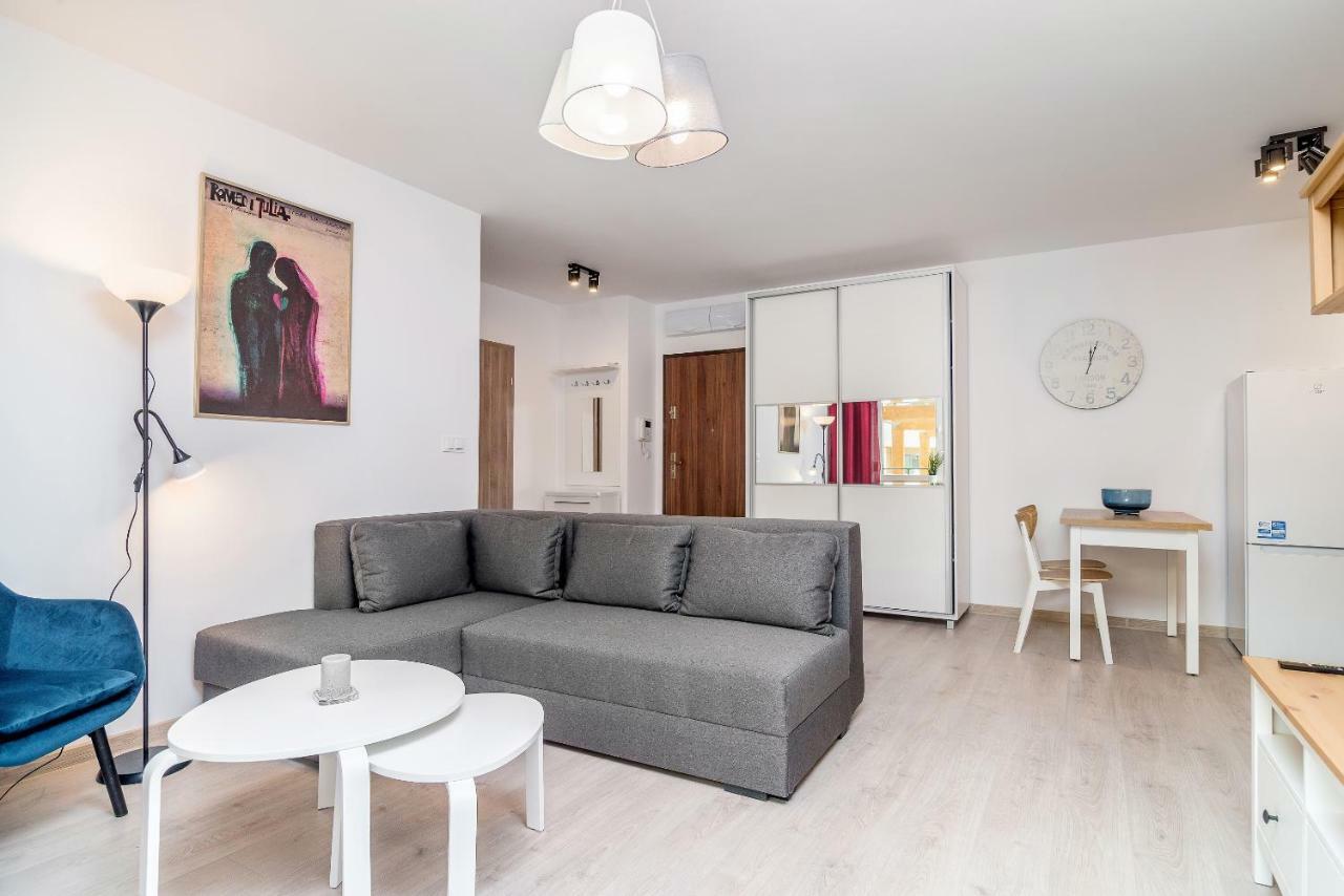 Exclusive Apartments Teczowa With Underground Parking By Noclegi Renters Wrocław Exterior foto
